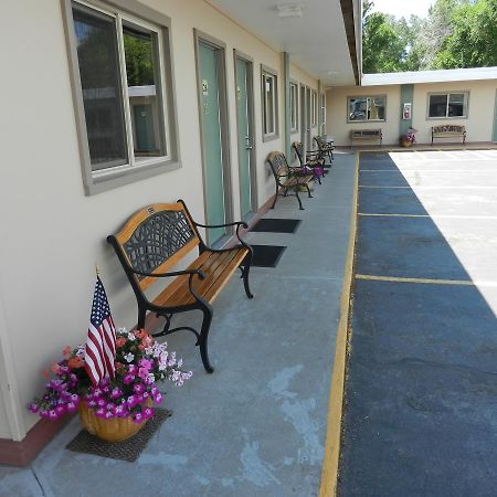 Paintbrush Motel Ривъртън Екстериор снимка