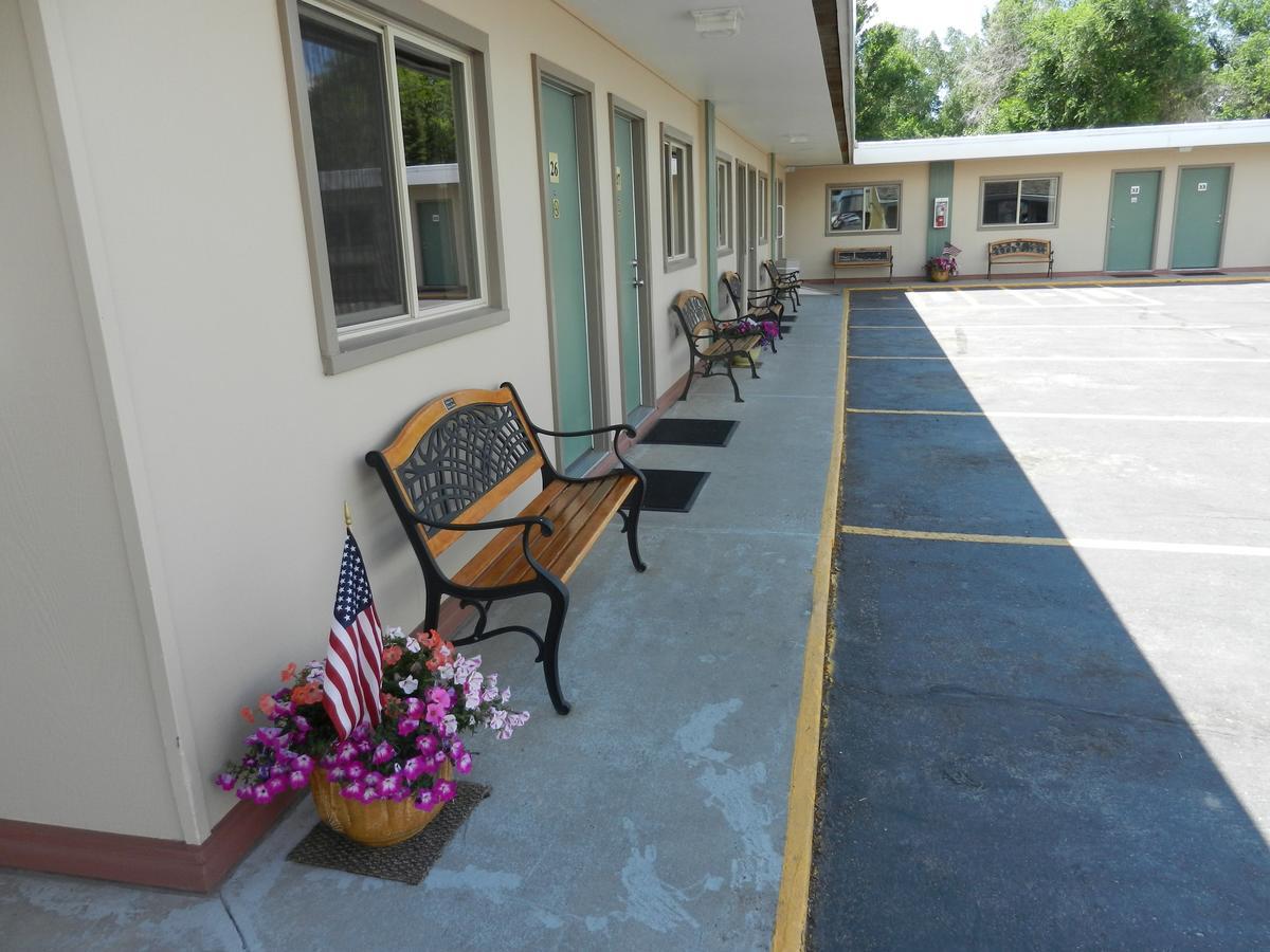 Paintbrush Motel Ривъртън Екстериор снимка